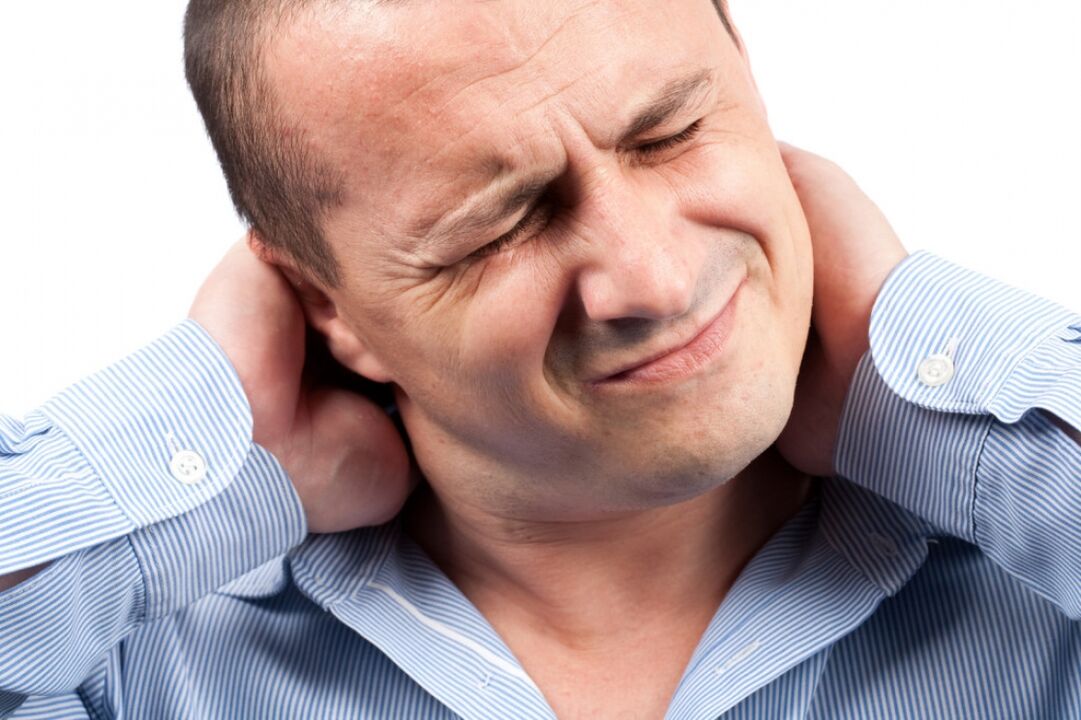 Dor de pescozo nun home con osteocondrose